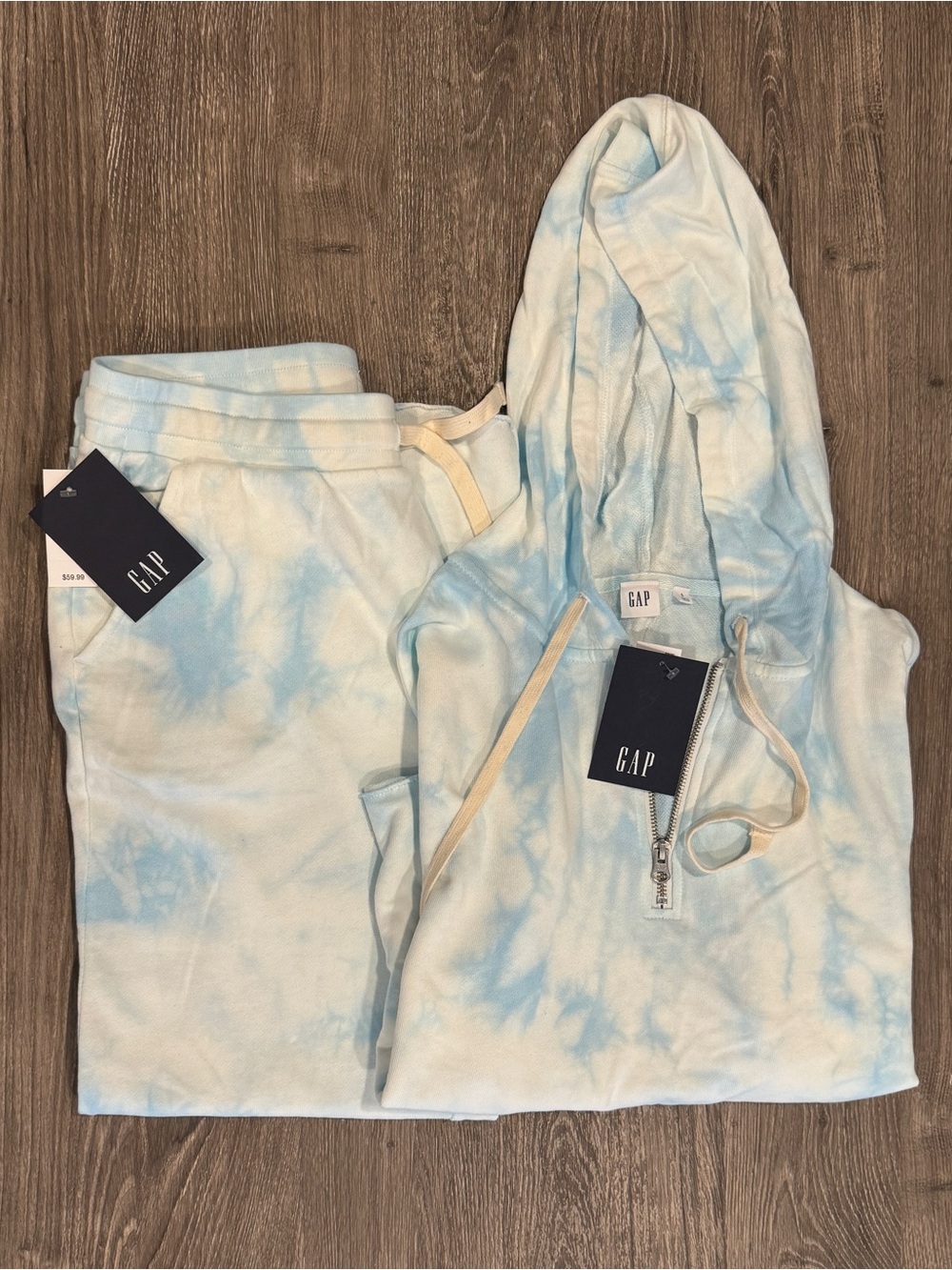 BRAND NEW W/ TAGS | GAP Women’s White Blue Tie-Dye Sweatshirt and Sweatpants Set